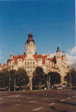Neues Rathaus, Rustikamauerwerk aus Mainfrnkischem Kalkstein