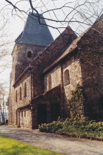 Romanische Wehrkirche Thekla aus dem 12. Jahrhundert 